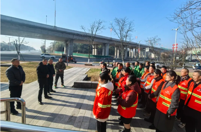 王輝德、余良光分別走訪(fǎng)慰問(wèn)一線(xiàn)干部職工并檢查安全生產(chǎn)工作